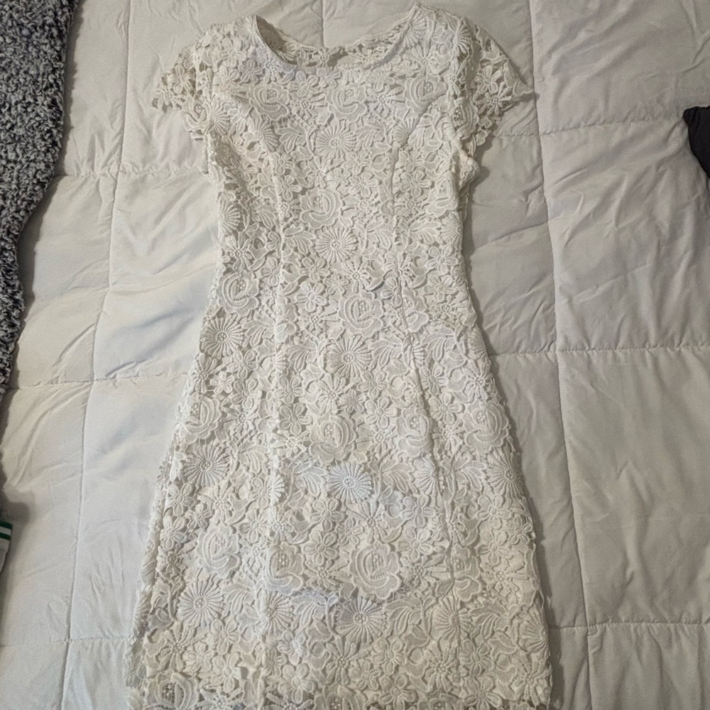 Lulu’s White Lace Dress